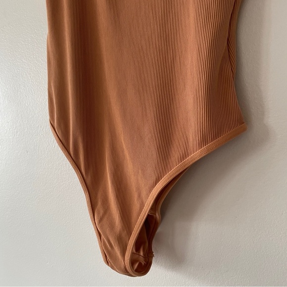 L*Space Ribbed Float On Classic One Piece Swimsuit - Picture 5 of 14